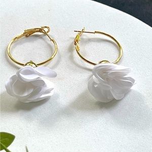 WHITE PETAL DROP GOLD HOOP EARRINGS
